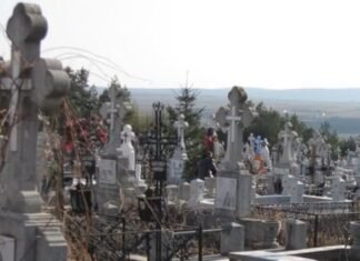 Groparul a auzit strigăte dintr-un mormânt. Ce a găsit când a început să sape?