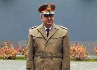 Generalul Dorin Ioniță, depus la capelă. Imagini emotionante de la priveghiul fostului comandant.