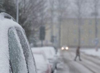 Vremea se răcește în România: ANM prognozează minime de -4 grade, brumă și rafale de vânt de până la 50 km/h.