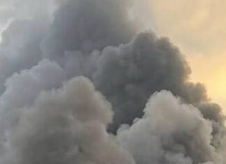 Rusia a detonato un drone lângă unul dintre cele mai importante poduri din Kiev! Două drone au atacat în momentul în care metroul traversa podul.